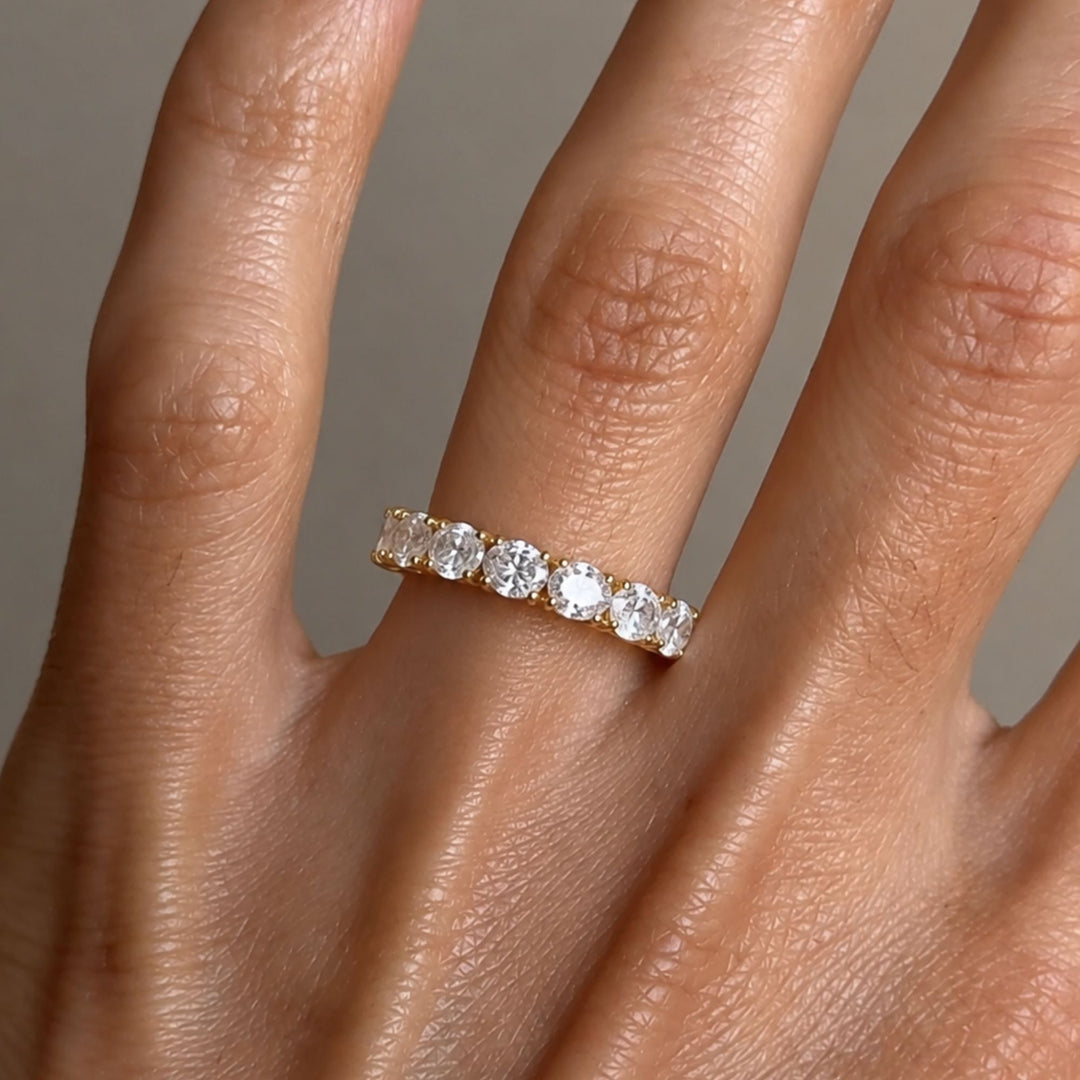 Oval Shaped Wedding Ring, Stackable Diamond Band, Diamond Eternity, Wedding Band, IGI Certified, 18K Solid Gold Wedding Band, Gift for Her