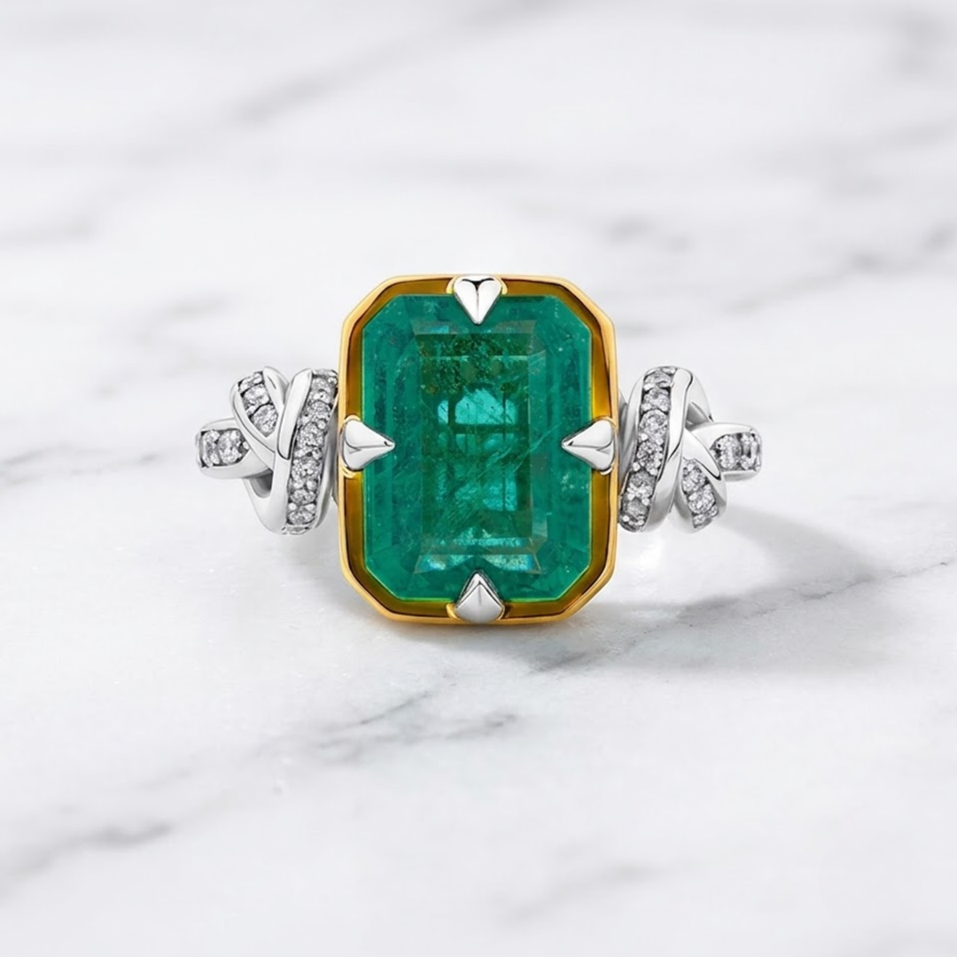 Luxury Natural Emerald & GIA certified Diamond Ring in 18K Yellow Gold and Platinum