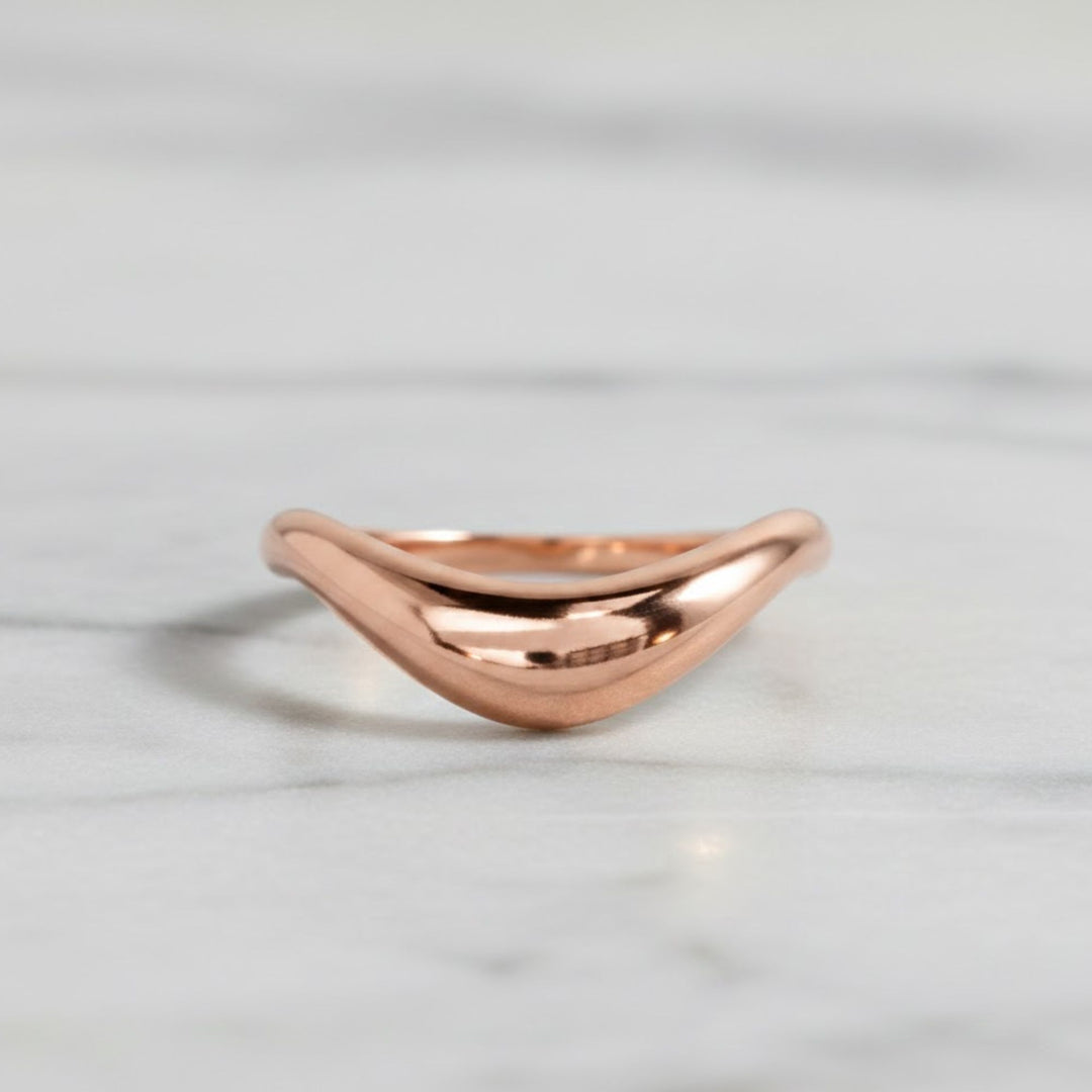 Curved Solid Gold Wedding Band, Minimalist Dainty Stacking Ring, Simple Matching Band for Women, Solid Gold Curved Ring