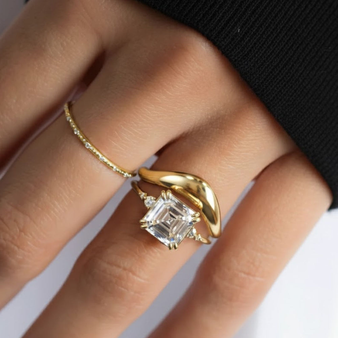 Curved Solid Gold Wedding Band, Minimalist Dainty Stacking Ring, Simple Matching Band for Women, Solid Gold Curved Ring