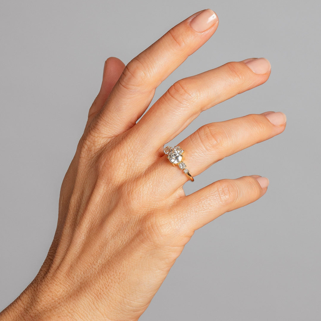 IGI Certified Lab Diamond Engagement Ring: Round Brilliant Cut, 14K Gold
