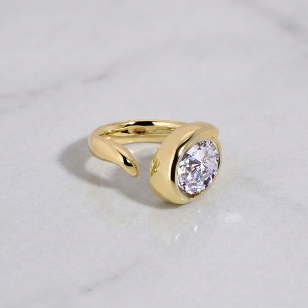 2.00 Carat Oval Cut Bezel Engagement Ring – F-VS1 IGI Certified Lab Grown Diamond / 14K Yellow Gold