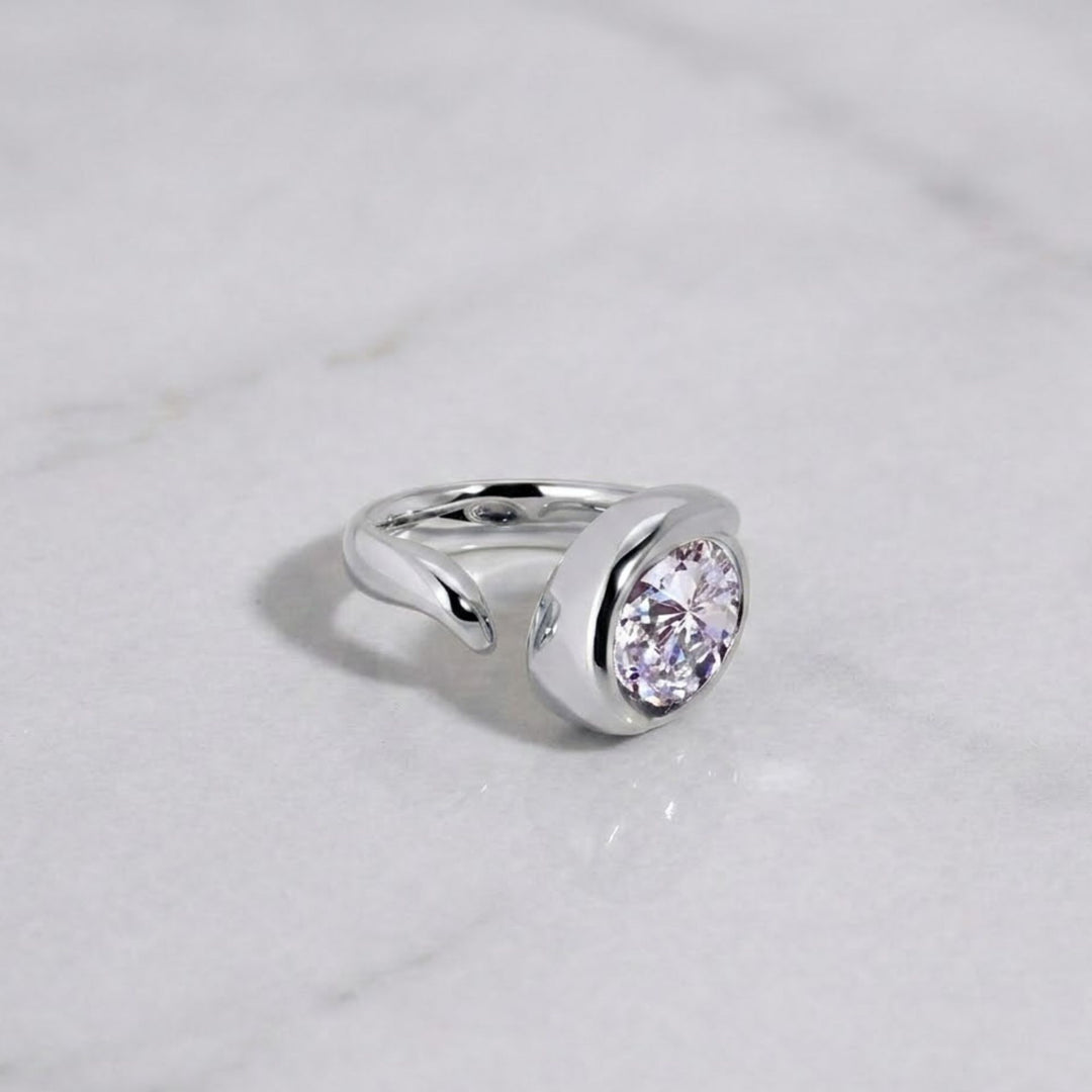 2.00 Carat Oval Cut Bezel Engagement Ring – F-VS1 IGI Certified Lab Grown Diamond / 14K Yellow Gold