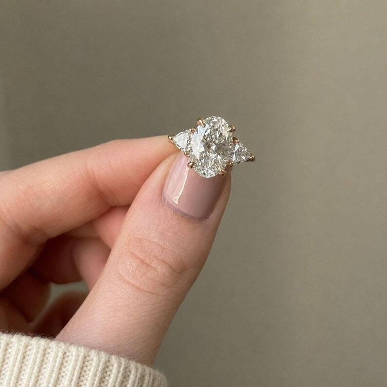 Elegant 3.00 CT Oval Lab Grown Diamond Engagement Ring with Trillion Accents