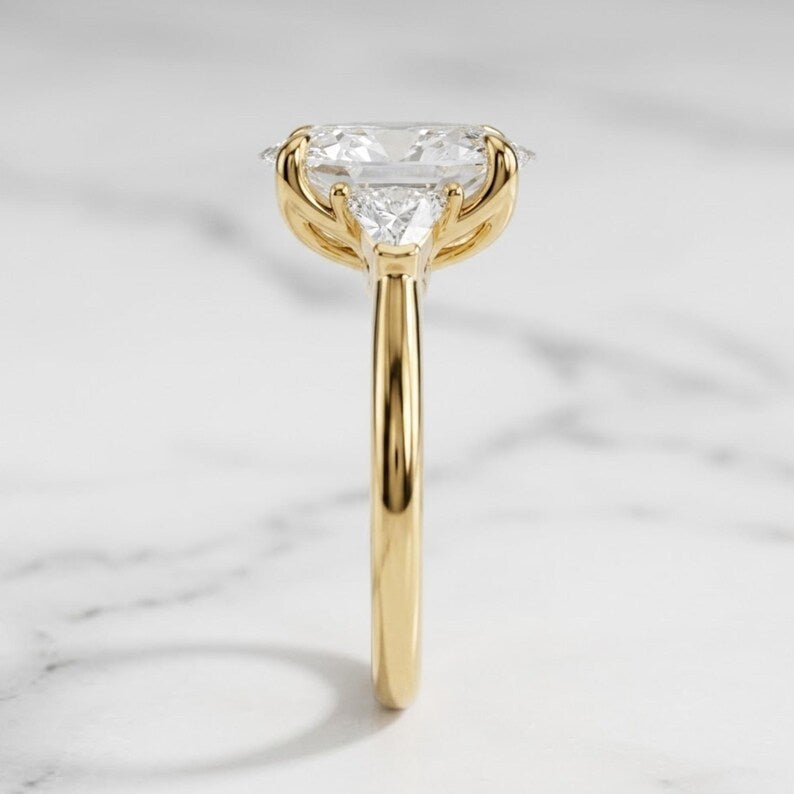 Elegant 3.00 CT Oval Lab Grown Diamond Engagement Ring with Trillion Accents